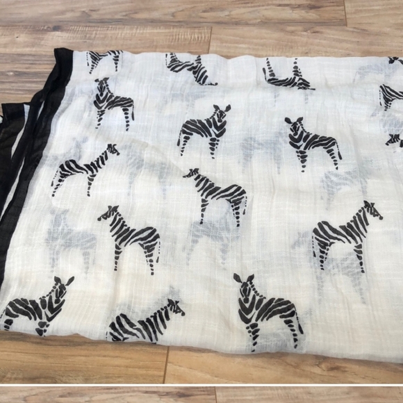 Zebra Scarf - Picture 3 of 3